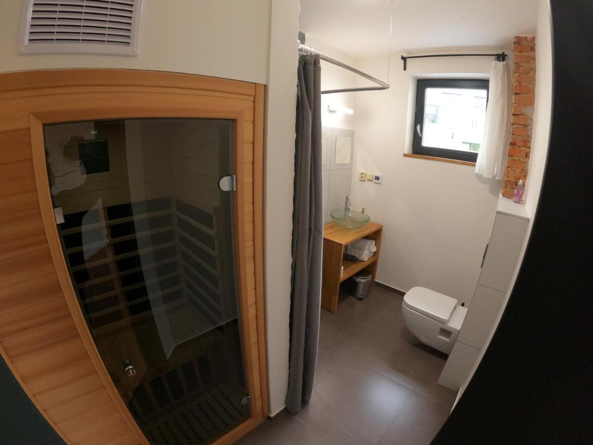 Hôtel Gusto à Krnov Extérieur photo
