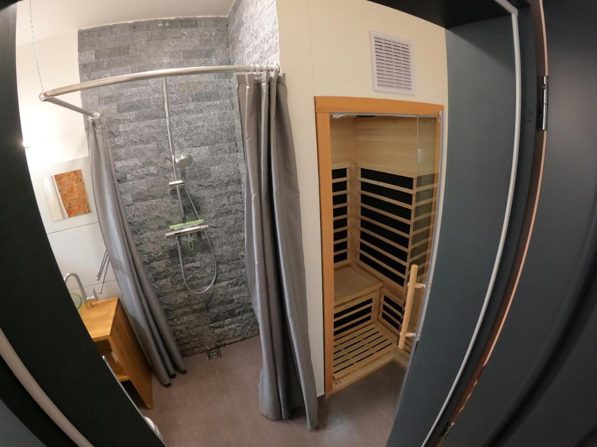 Hôtel Gusto à Krnov Extérieur photo